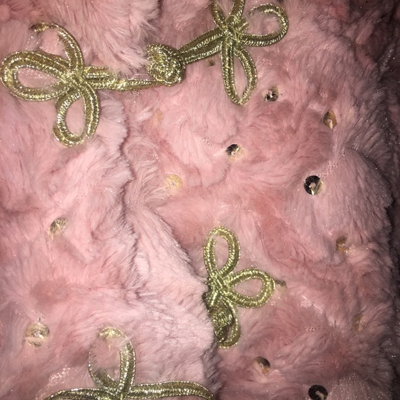Baby Girl Faux mink Poncho - Picture 4 of 8